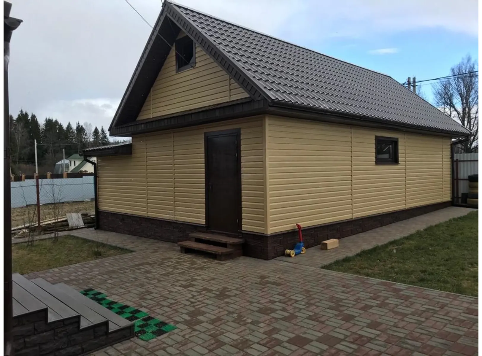 Сайдинг виниловый Альта-Профиль Люкс D 4.5 1.1х230х3000 мм Бук