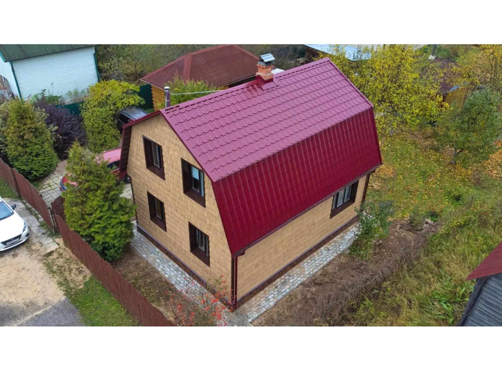 Металлочерепица Grand Line Kamea 0,5 Atlas RAL 3005 Красное вино