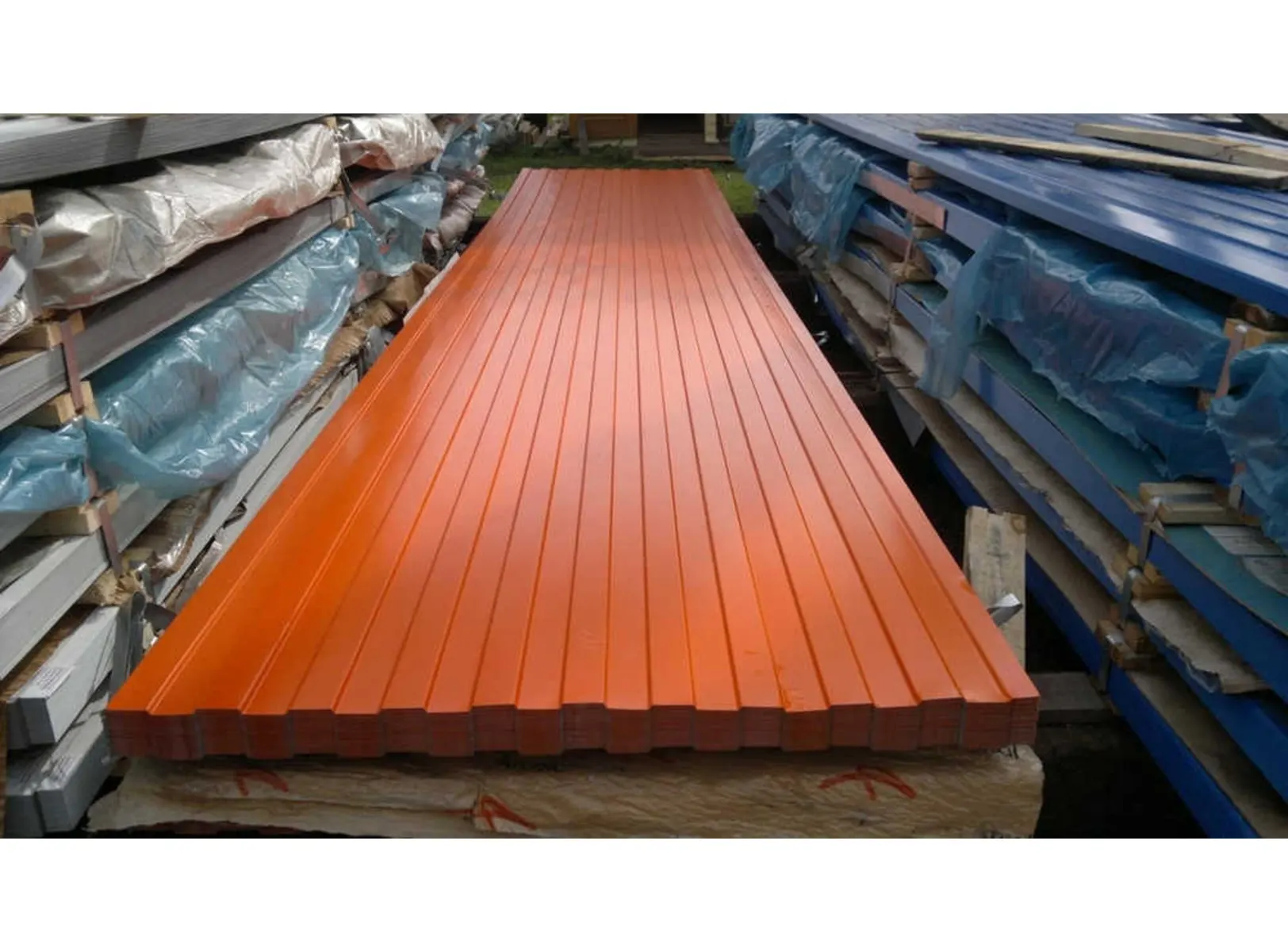 Профлист Grand Line C20В 0.45 Drap RAL 8004 Терракота