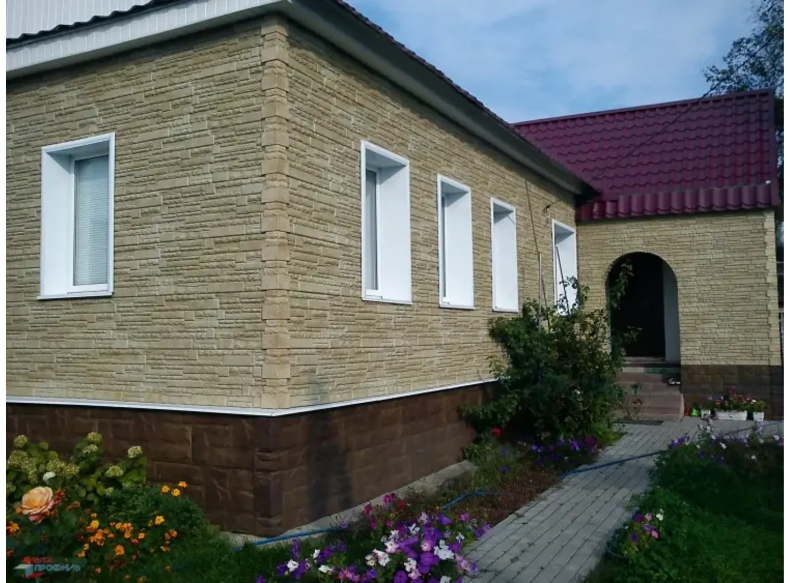 Наружный угол Альта Профиль Гранит ЭКО Бежевый 470х116х23