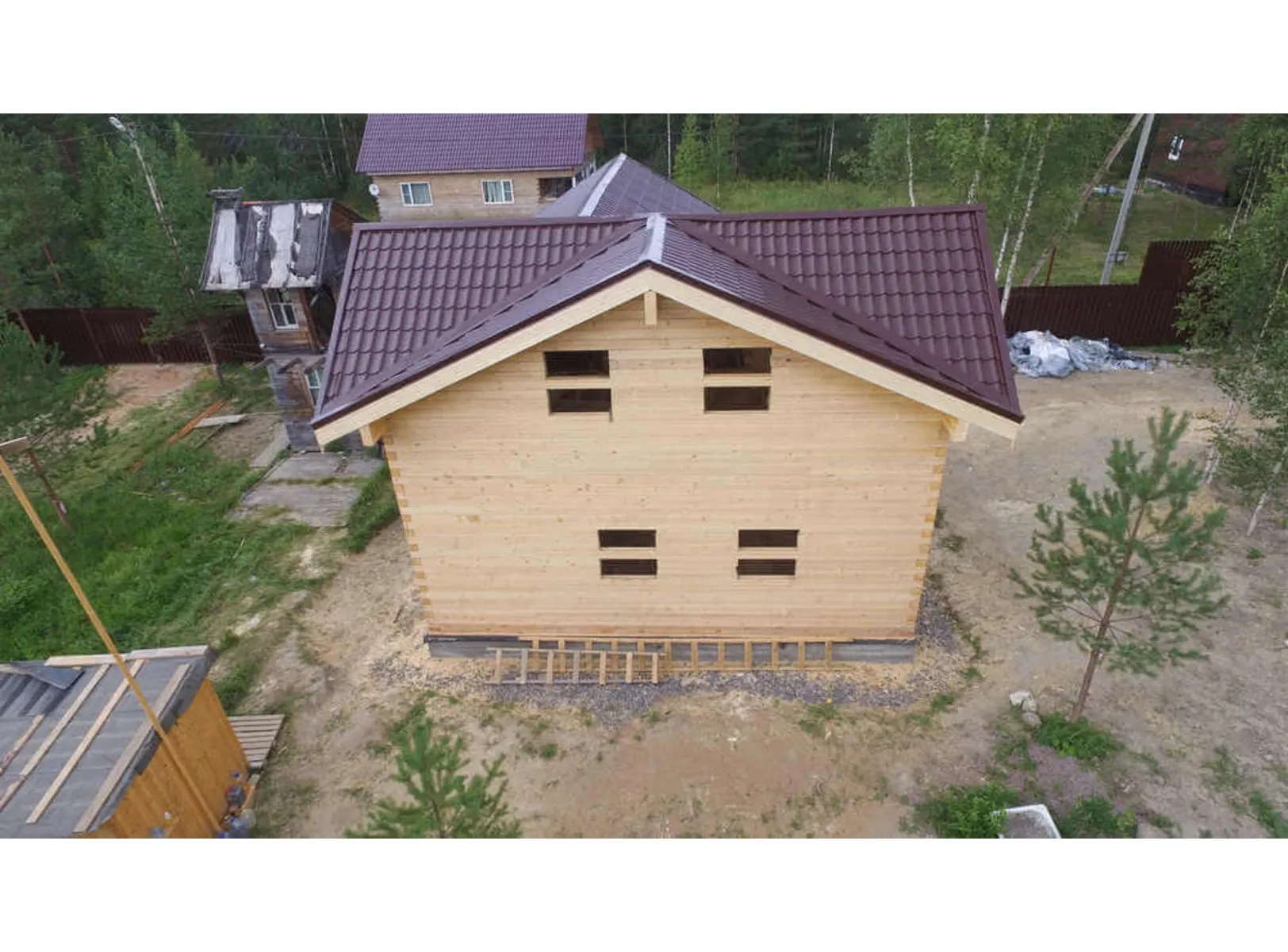 Металлочерепица Grand Line Kvinta plus 0,45 Полиэстер RAL 3005 Красное вино | c 3D резом