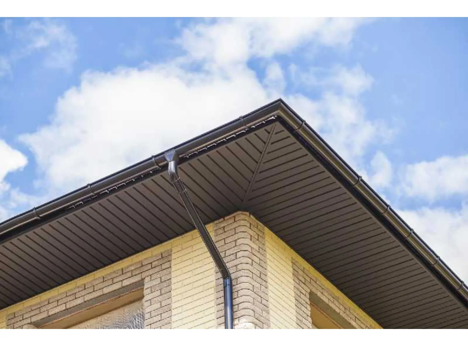 Софит металлический центральная перфорация 0,5 Rooftop Matte с пленкой RAL 9005 черный