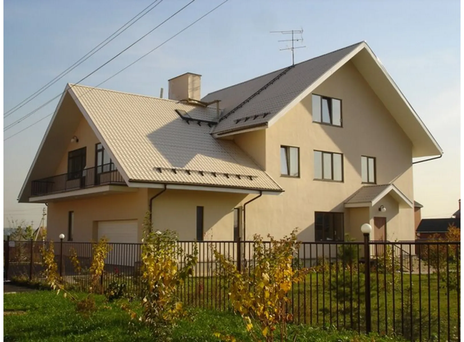 Металлочерепица Grand Line Kamea 0,45 Полиэстер RAL 1014 Слоновая кость