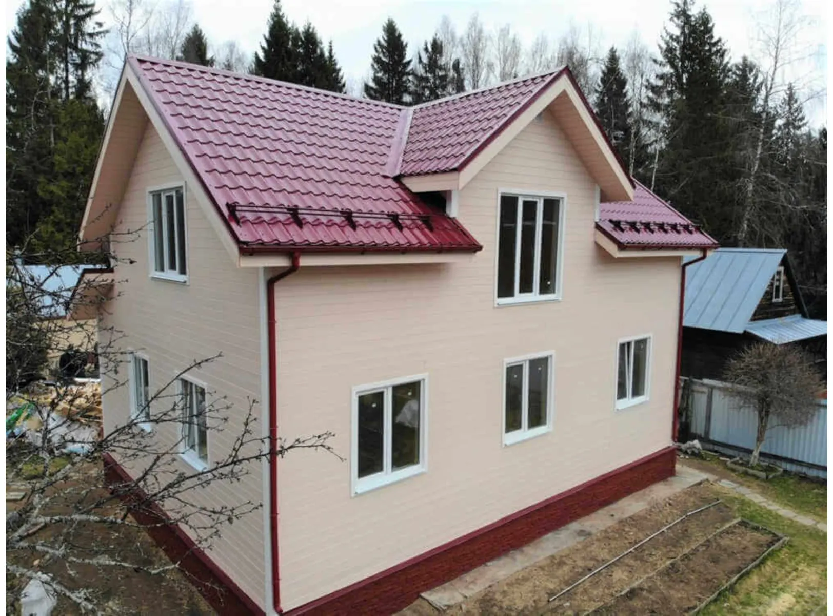 Металлочерепица Металл-Профиль Монтеррей 0,5 PURMAN® RAL 3005 Красное вино