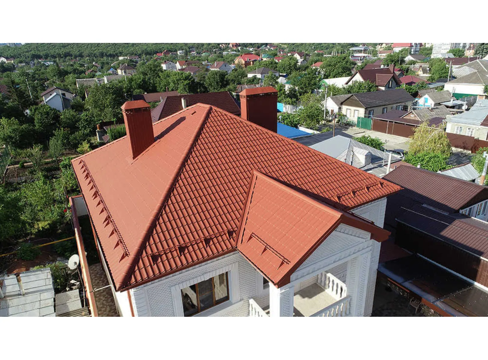 Металлочерепица Grand Line Монтеррей 0,45 Полиэстер RAL 3009 Оксидно-красный