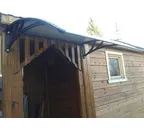 Козырьки Krovent из поликарбоната 1200х930х280 молочный с зелен. кронштейнами